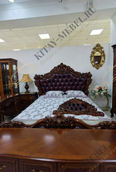 Кровать двуспальная 180х200 Виктория (массив, натуральный шпон, кожа)
