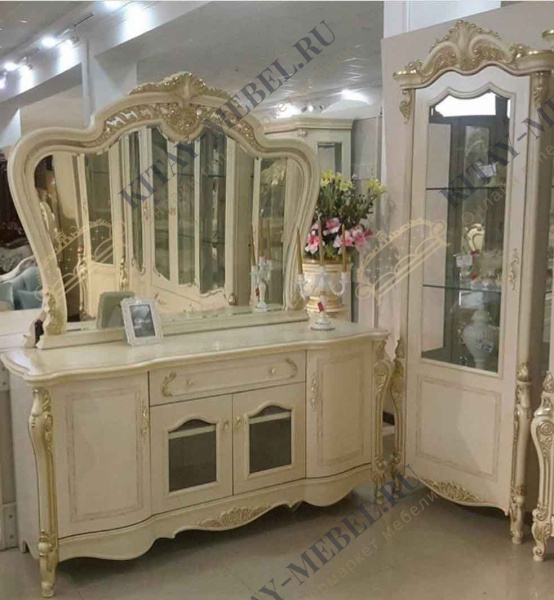 Комод с зеркалом