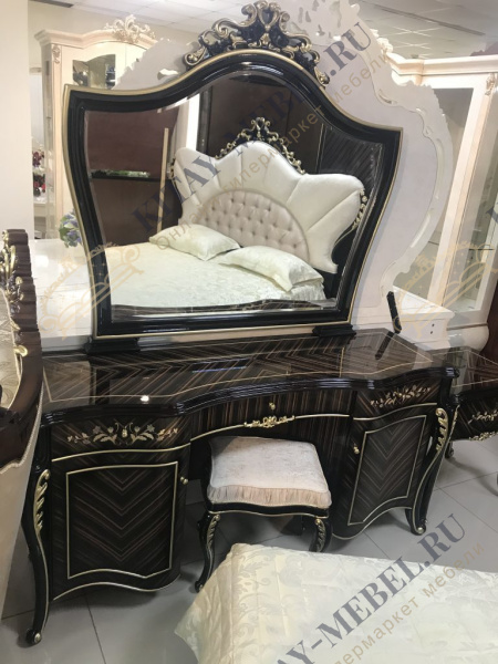 Стол туалетный с зеркалом Ричмонд